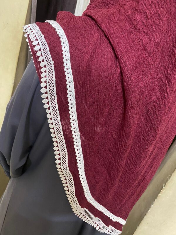 Lace crinckle cotton hijab